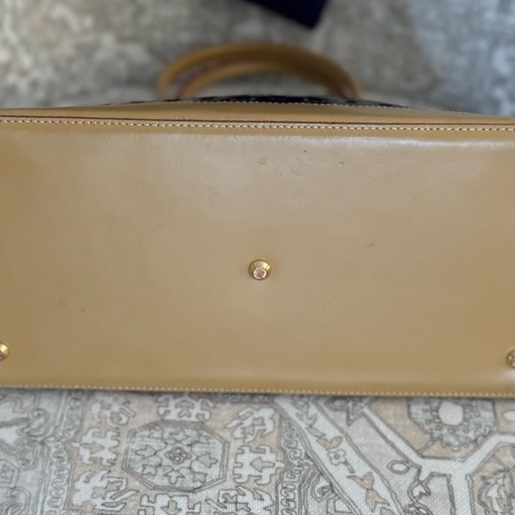 Arcadia Bugatti Italian Black Patent Leather bag with dust bag - Picture 8 of 9